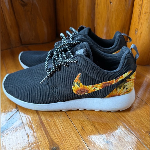 Nike Customized Black Sneakers with Floral Accents - Picture 3 of 6